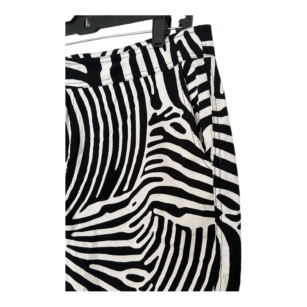 Trina Turk Black and White Patterned High Waist Shorts Size 12 - Picture 4 of 7
